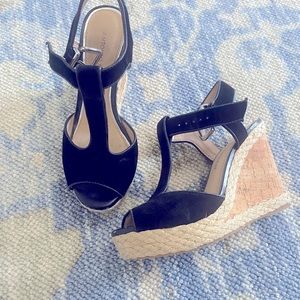Antonio MELANI size 6 black wedges